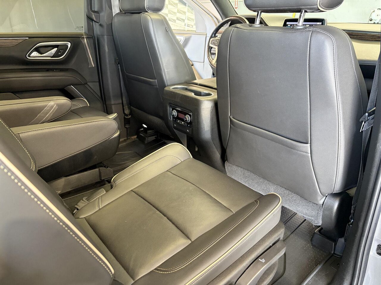 2021 Chevrolet Tahoe Premier   - Photo 30 - Victorville, CA 92392