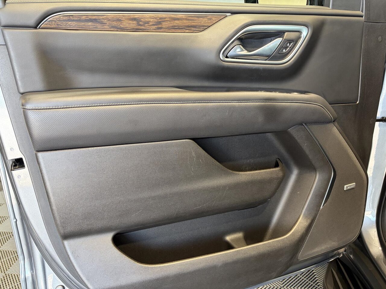 2021 Chevrolet Tahoe Premier   - Photo 14 - Victorville, CA 92392