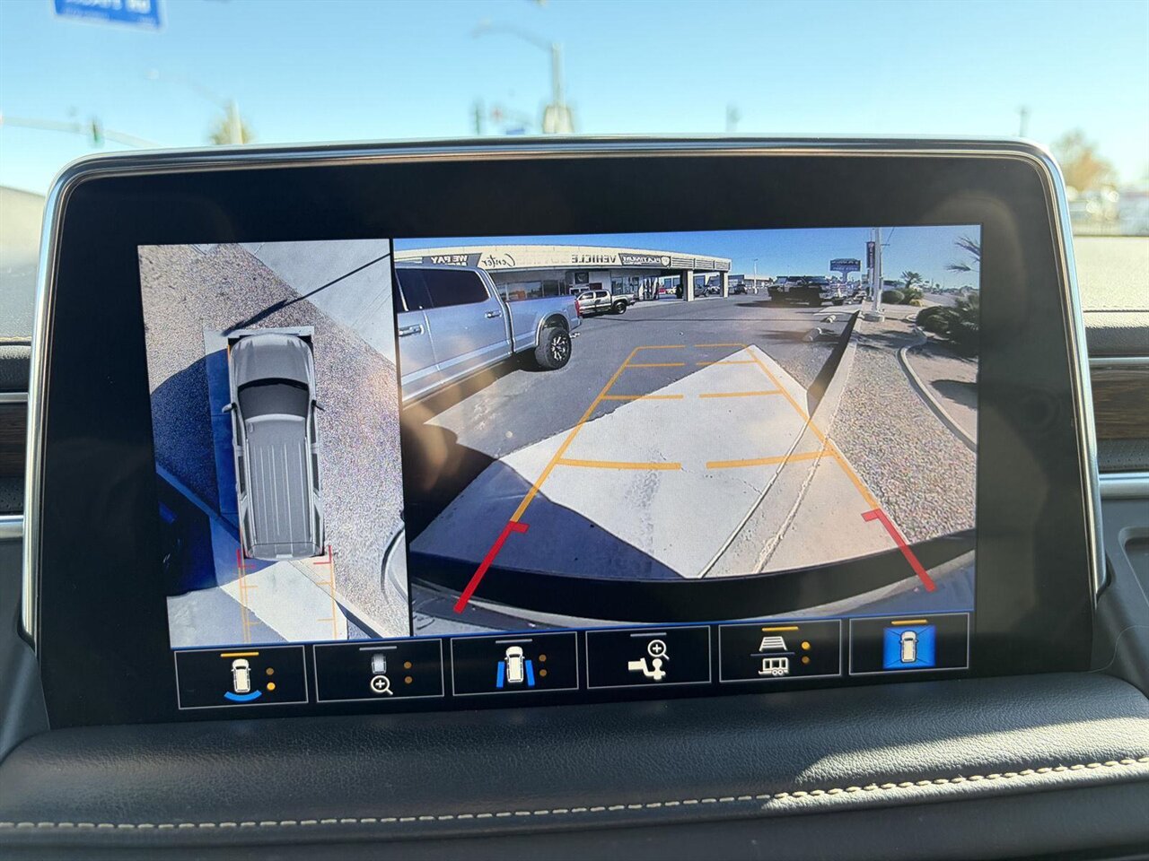 2021 Chevrolet Tahoe Premier   - Photo 25 - Victorville, CA 92392