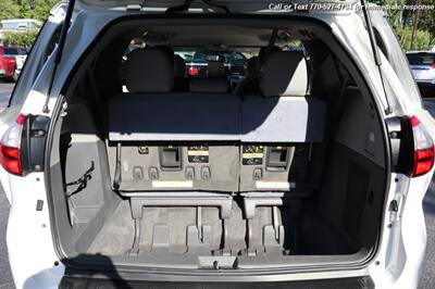 2017 Toyota Sienna LE 8-Passenger   - Photo 29 - Roswell, GA 30075