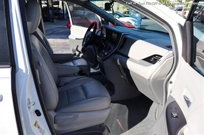 2017 Toyota Sienna LE 8-Passenger   - Photo 25 - Roswell, GA 30075