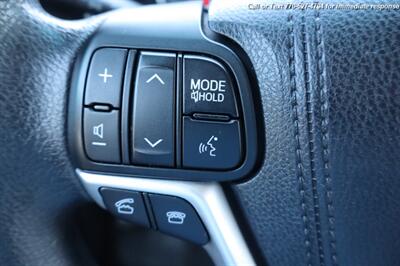 2017 Toyota Sienna LE 8-Passenger   - Photo 12 - Roswell, GA 30075
