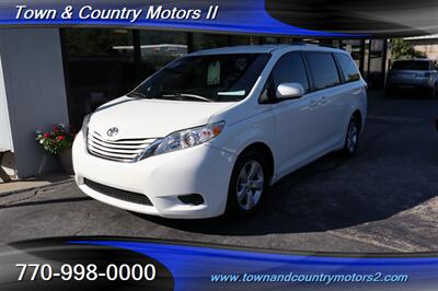 2017 Toyota Sienna LE 8-Passenger   - Photo 1 - Roswell, GA 30075