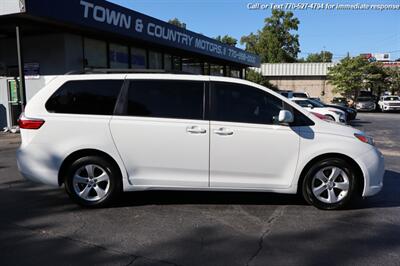 2017 Toyota Sienna LE 8-Passenger   - Photo 5 - Roswell, GA 30075