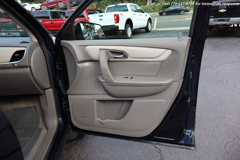2016 Chevrolet Traverse LS photo 9