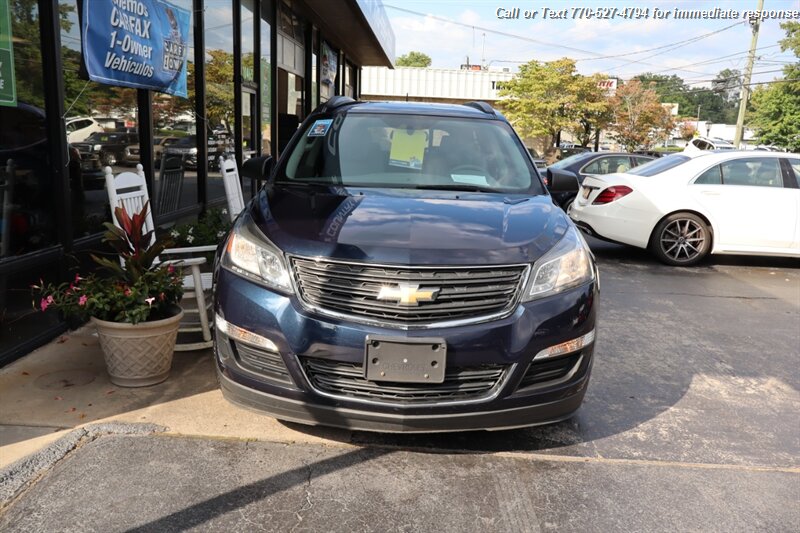 2016 Chevrolet Traverse LS photo 2