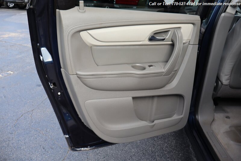 2016 Chevrolet Traverse LS photo 12
