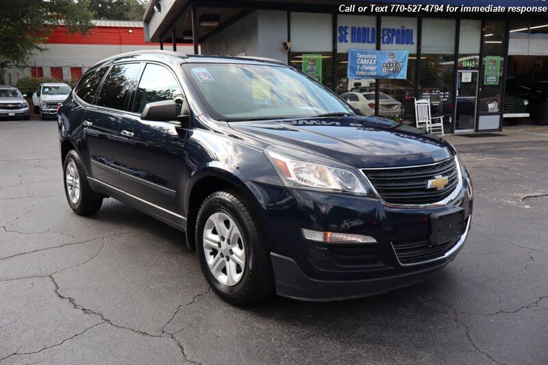 2016 Chevrolet Traverse LS photo 3