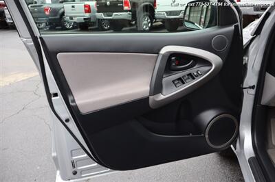 2007 Toyota RAV4   - Photo 12 - Roswell, GA 30075