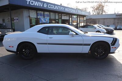 2017 Dodge Challenger SXT   - Photo 4 - Roswell, GA 30075