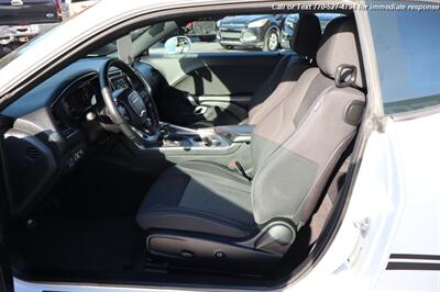 2017 Dodge Challenger SXT   - Photo 9 - Roswell, GA 30075