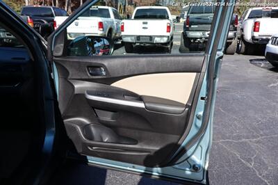 2016 Honda CR-V Touring  super clean inside and out! - Photo 27 - Roswell, GA 30075