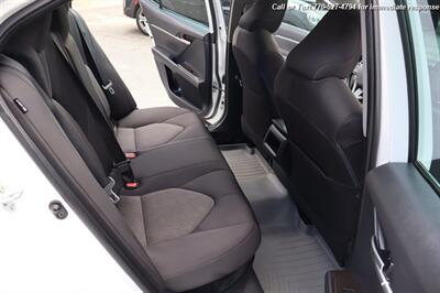 2021 Toyota Camry Hybrid LE  Extra Clean Inside & out! - Photo 28 - Roswell, GA 30075