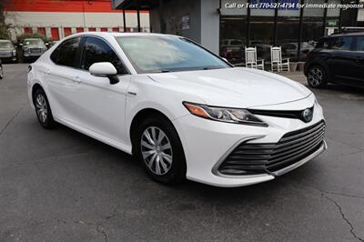 2021 Toyota Camry Hybrid LE  Extra Clean Inside & out! - Photo 4 - Roswell, GA 30075