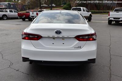 2021 Toyota Camry Hybrid LE  Extra Clean Inside & out! - Photo 7 - Roswell, GA 30075