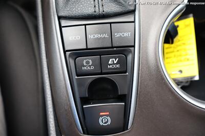 2021 Toyota Camry Hybrid LE  Extra Clean Inside & out! - Photo 19 - Roswell, GA 30075
