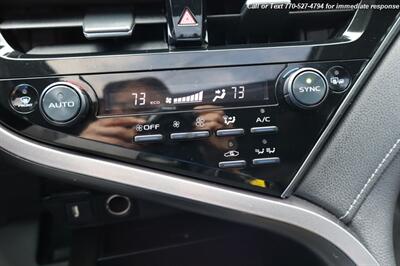 2021 Toyota Camry Hybrid LE  Extra Clean Inside & out! - Photo 16 - Roswell, GA 30075