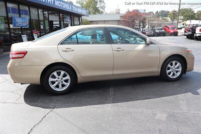 2011 Toyota Camry LE   - Photo 4 - Roswell, GA 30075