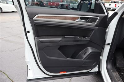2018 Volkswagen Atlas V6 SEL Premium 4Motion   - Photo 10 - Roswell, GA 30075