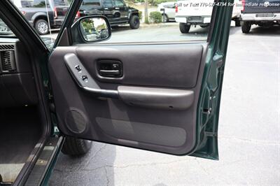 2001 Jeep Cherokee Sport   - Photo 19 - Roswell, GA 30075
