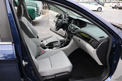 2016 Honda Accord LX  super clean inside and out! free smoke - Photo 23 - Roswell, GA 30075