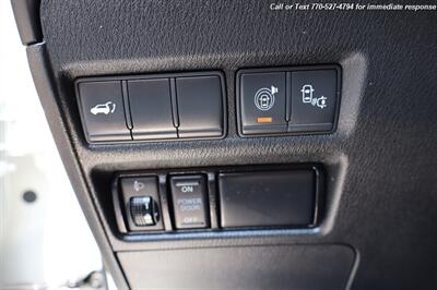 2017 Nissan Armada Platinum   - Photo 11 - Roswell, GA 30075