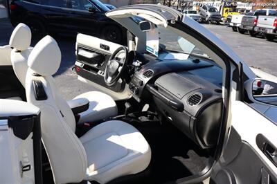 2007 Volkswagen New Beetle Convertible Triple White PZEV   - Photo 13 - Roswell, GA 30075