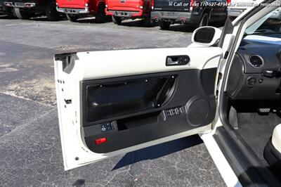 2007 Volkswagen New Beetle Convertible Triple White PZEV   - Photo 9 - Roswell, GA 30075