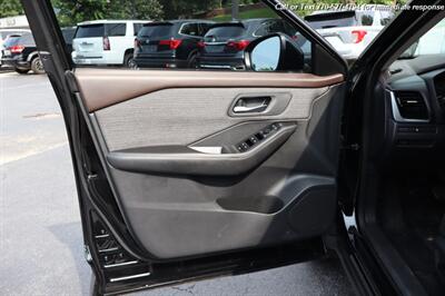 2022 Nissan Rogue SV  super clean inside and out! - Photo 11 - Roswell, GA 30075