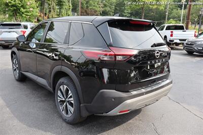 2022 Nissan Rogue SV  super clean inside and out! - Photo 8 - Roswell, GA 30075