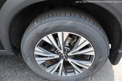 2022 Nissan Rogue SV  super clean inside and out! - Photo 9 - Roswell, GA 30075