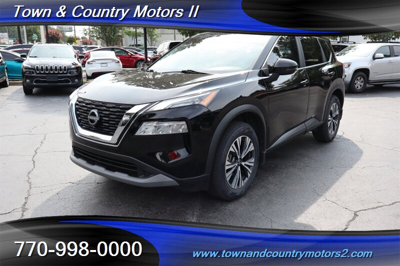 2022 Nissan Rogue SV  super clean inside and out!