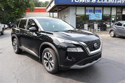 2022 Nissan Rogue SV  super clean inside and out! - Photo 4 - Roswell, GA 30075