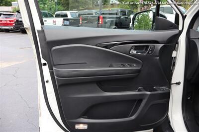 2017 Honda Pilot Elite   - Photo 10 - Roswell, GA 30075