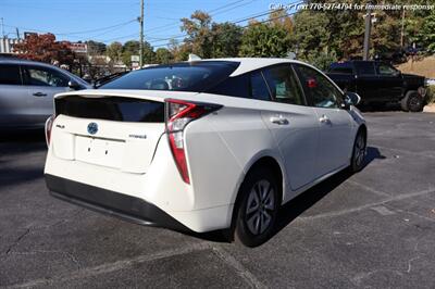 2017 Toyota Prius Four   - Photo 6 - Roswell, GA 30075