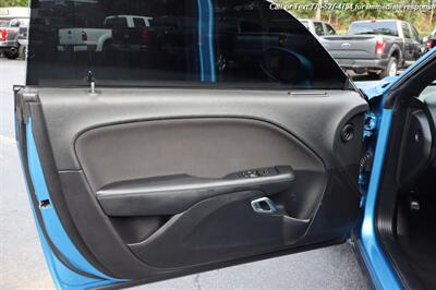 2019 Dodge Challenger SXT   - Photo 10 - Roswell, GA 30075