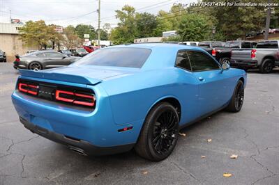 2019 Dodge Challenger SXT   - Photo 6 - Roswell, GA 30075