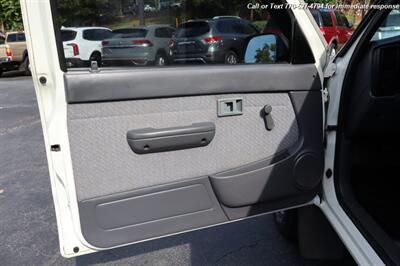 1996 Toyota Tacoma Extended Cab  4x4 super clean inside and out! - Photo 12 - Roswell, GA 30075