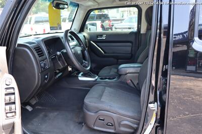 2009 Hummer H3T   - Photo 12 - Roswell, GA 30075