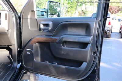 2017 GMC Sierra 2500HD Denali  super clean inside and out! - Photo 32 - Roswell, GA 30075