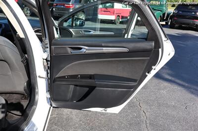 2017 Ford Fusion Hybrid SE   - Photo 24 - Roswell, GA 30075