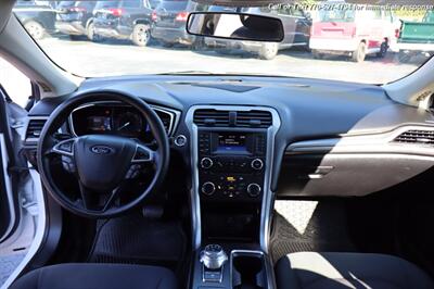 2017 Ford Fusion Hybrid SE   - Photo 19 - Roswell, GA 30075