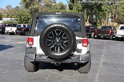 2015 Jeep Wrangler Unlimited Sahara   - Photo 7 - Roswell, GA 30075