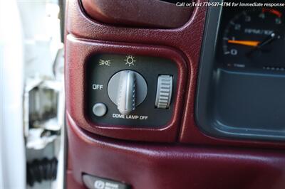 1995 GMC Suburban C1500   - Photo 12 - Roswell, GA 30075