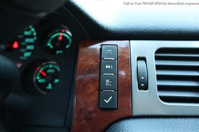 2011 Chevrolet Avalanche LTZ  Extra Clean Inside & out! - Photo 18 - Roswell, GA 30075