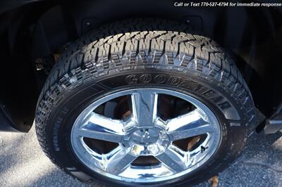2011 Chevrolet Avalanche LTZ  Extra Clean Inside & out! - Photo 10 - Roswell, GA 30075