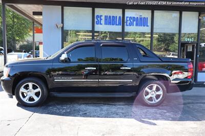 2011 Chevrolet Avalanche LTZ  Extra Clean Inside & out! - Photo 2 - Roswell, GA 30075