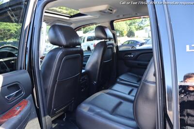 2011 Chevrolet Avalanche LTZ  Extra Clean Inside & out! - Photo 23 - Roswell, GA 30075