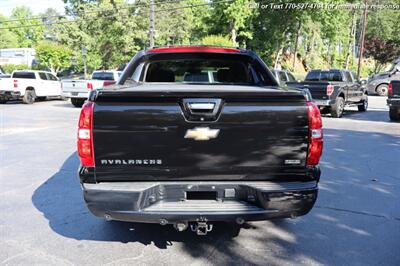 2011 Chevrolet Avalanche LTZ  Extra Clean Inside & out! - Photo 7 - Roswell, GA 30075