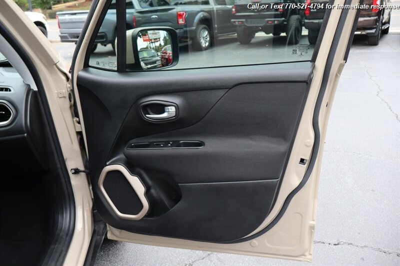 2015 Jeep Renegade Latitude North Edition photo 22